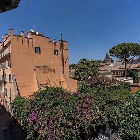 Appartement Cisterna 9 *