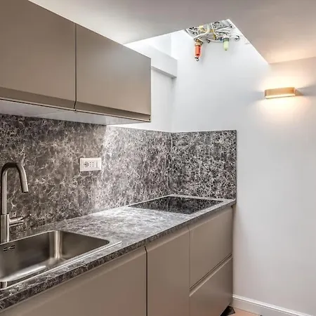 Apartment Cisterna 9 *