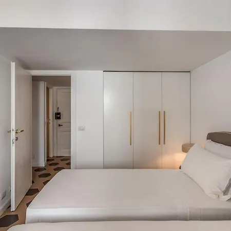 Cisterna 9 * Rome