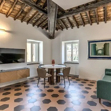 Cisterna 9 * Rome